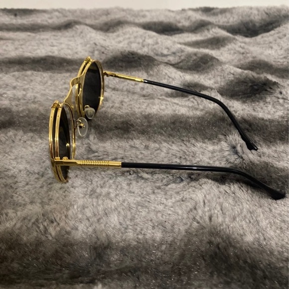 Retro sunglasses - Picture 3 of 3